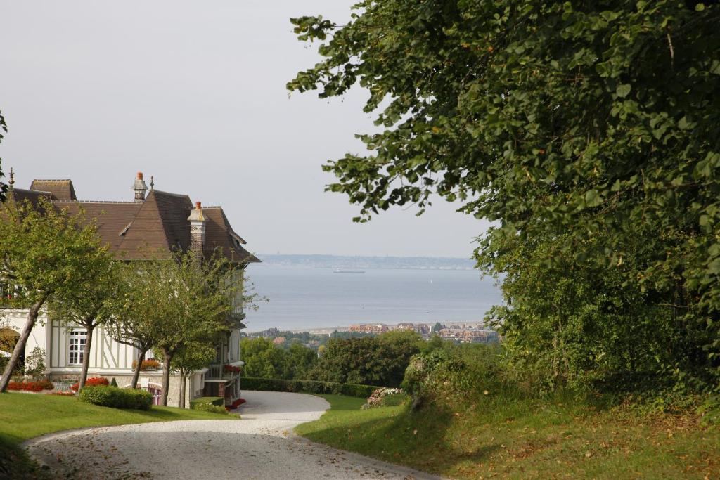 Bed and Breakfast Manoir De Benerville Deauville Exteriér fotografie